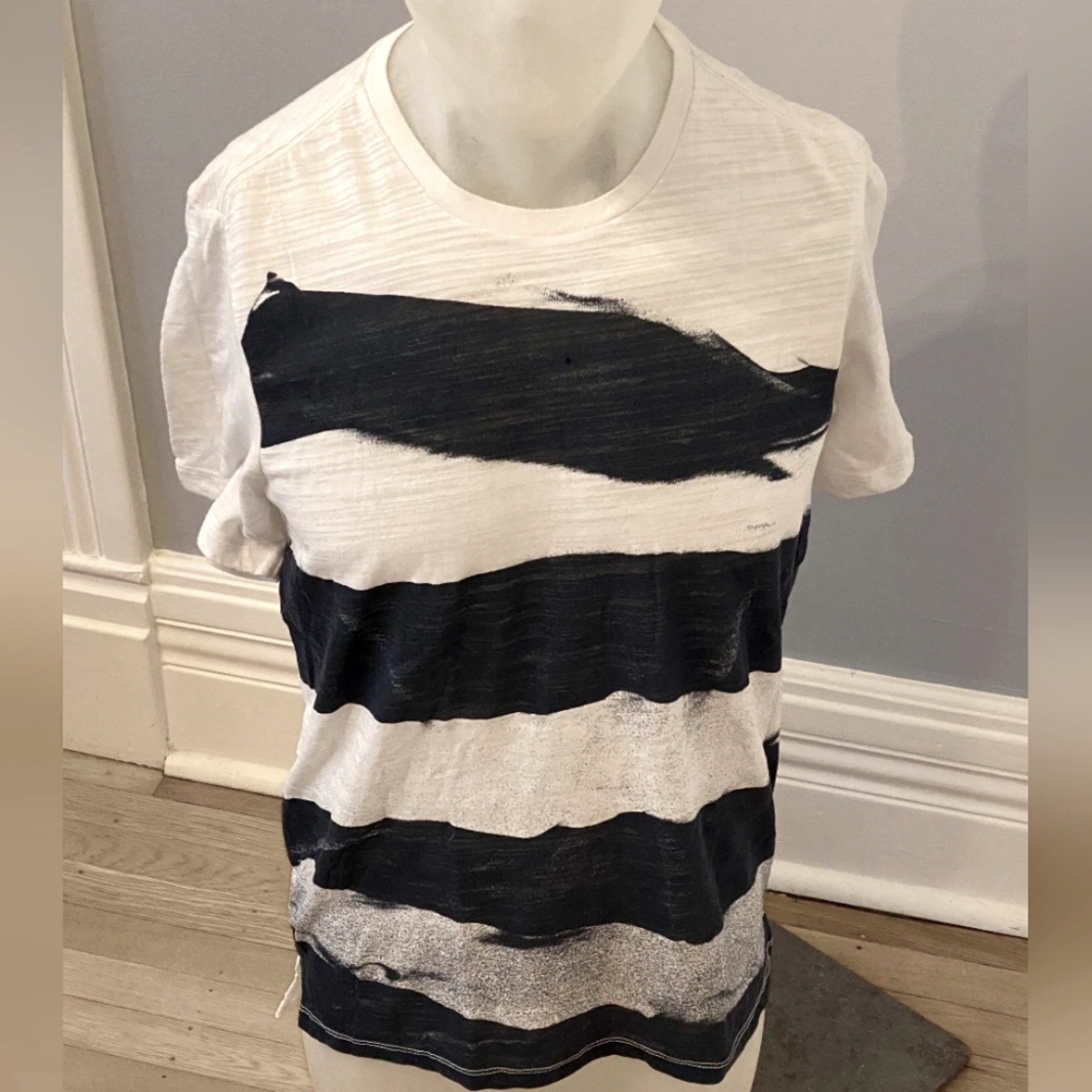 Brand New | Howe | Short Sleeve T Shirt / Tee | Size: M